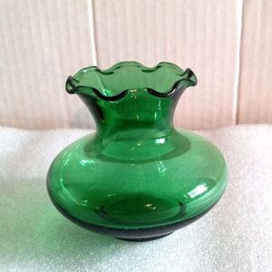 Anchor Hocking Ruffled Rim Bud Vase Green 1950s 1960s Vintage Midcentury MCM